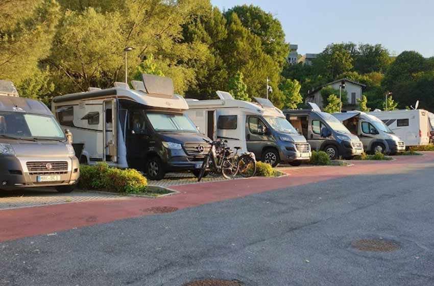 Area sosta camper tavernola - como