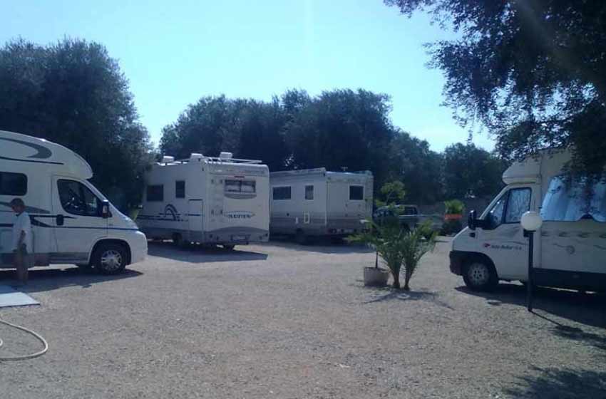 Sosta camper tenuta degli ulivi - nardò