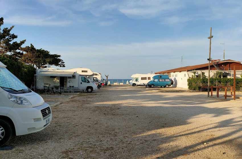 Sosta camper lido fiume piccolo - torre canne