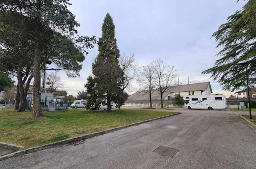 Area sosta camper - treviso fiera