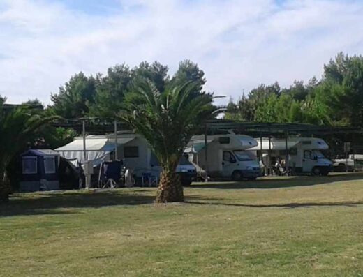 SOSTA CAMPER VILLAGGIO ALGA BLU