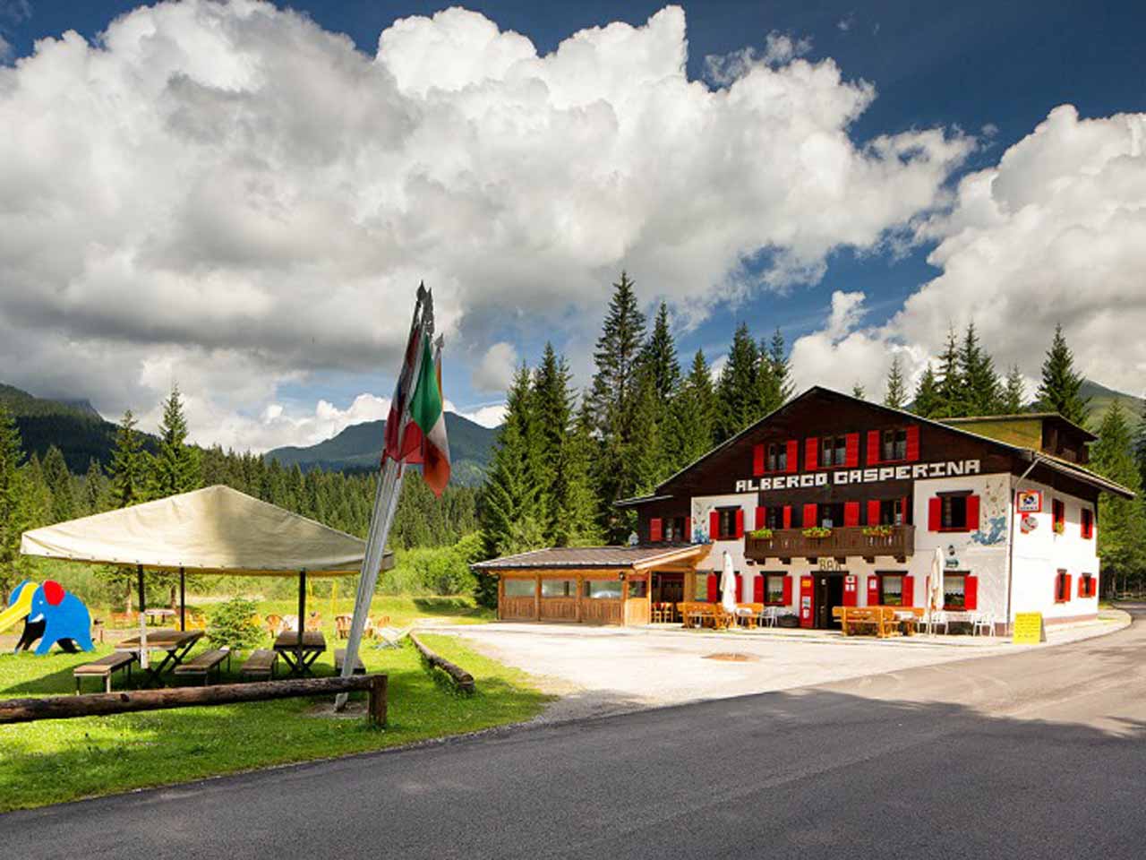 Area sosta camper albergo gasperina