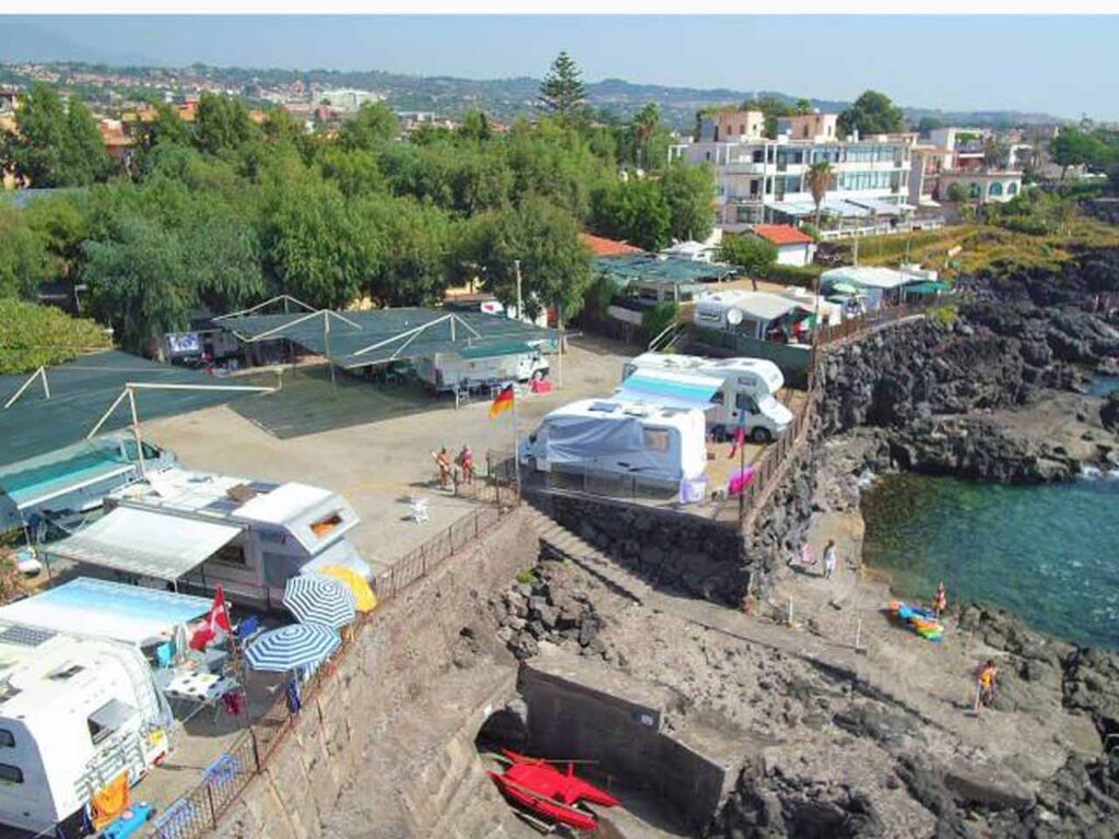 Il Camping Jonio a Catania.