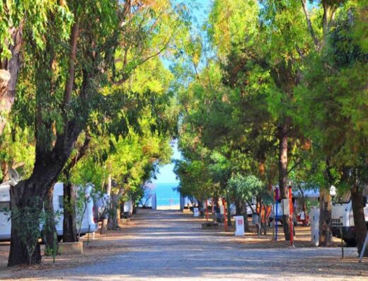 AREA SOSTA COSTA SPLENDENTE SUL MARE