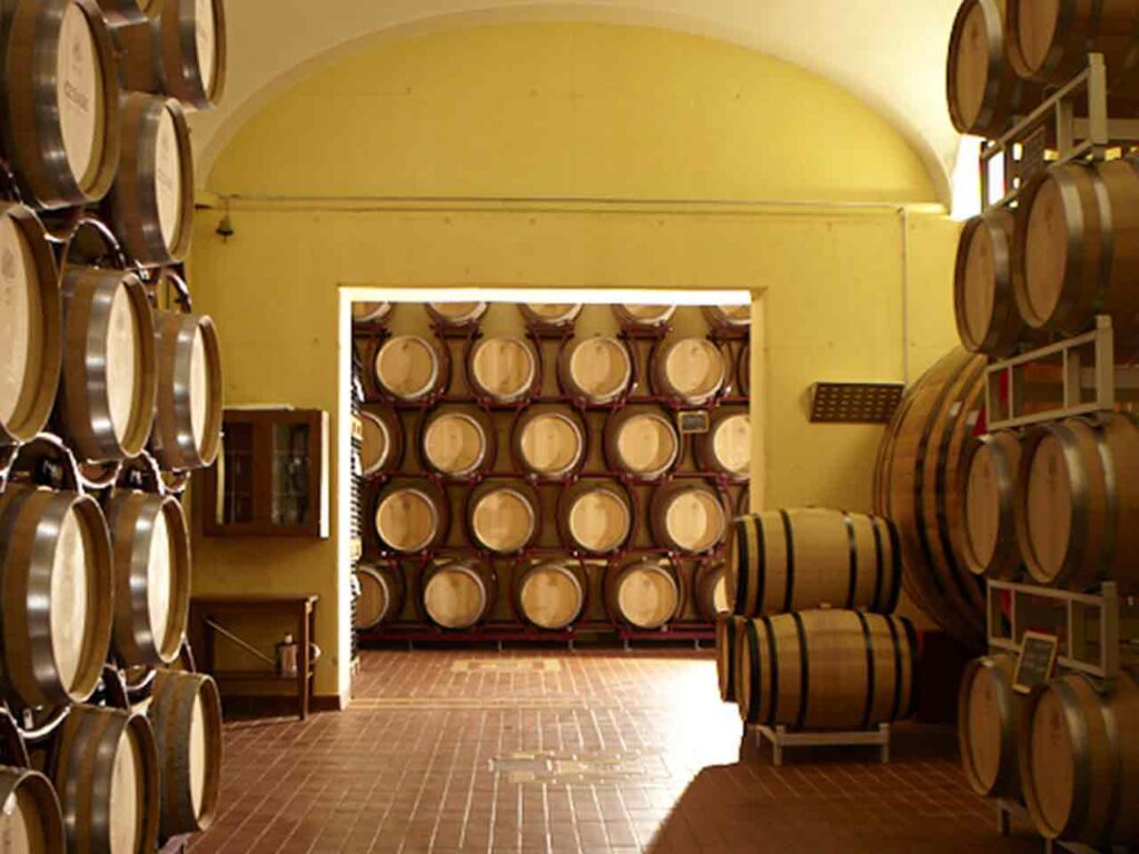 Gli sconti nelle cantine per il vino: la Cantina Gerardo Cesari a Cavaion Veronese (VR).
