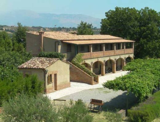 AGRITURISMO LE FARNIE