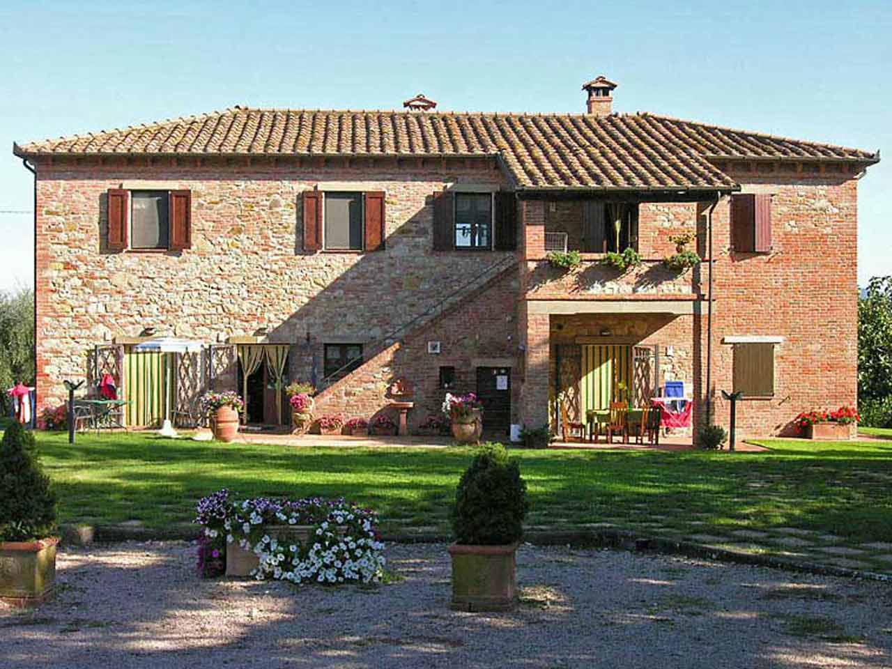 Agriturismi vicino ai laghi: lAgriturismo Poggio del Sole a Castiglione del Lago (PG).