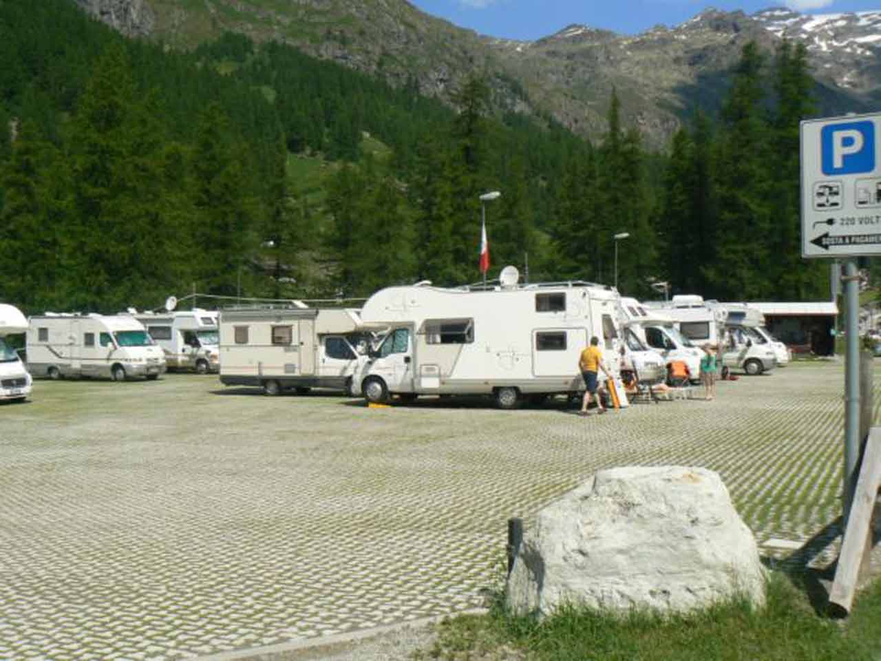 L'Area Camper Tschaval a Gressoney-La-Trinitè (AO).