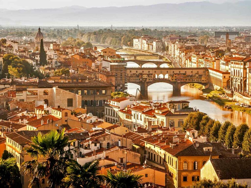 Veduta aerea di Firenze, una delle mete suggerite da PLEINAIRCLUB per trascorrere Pasqua e Pasquetta in camper.