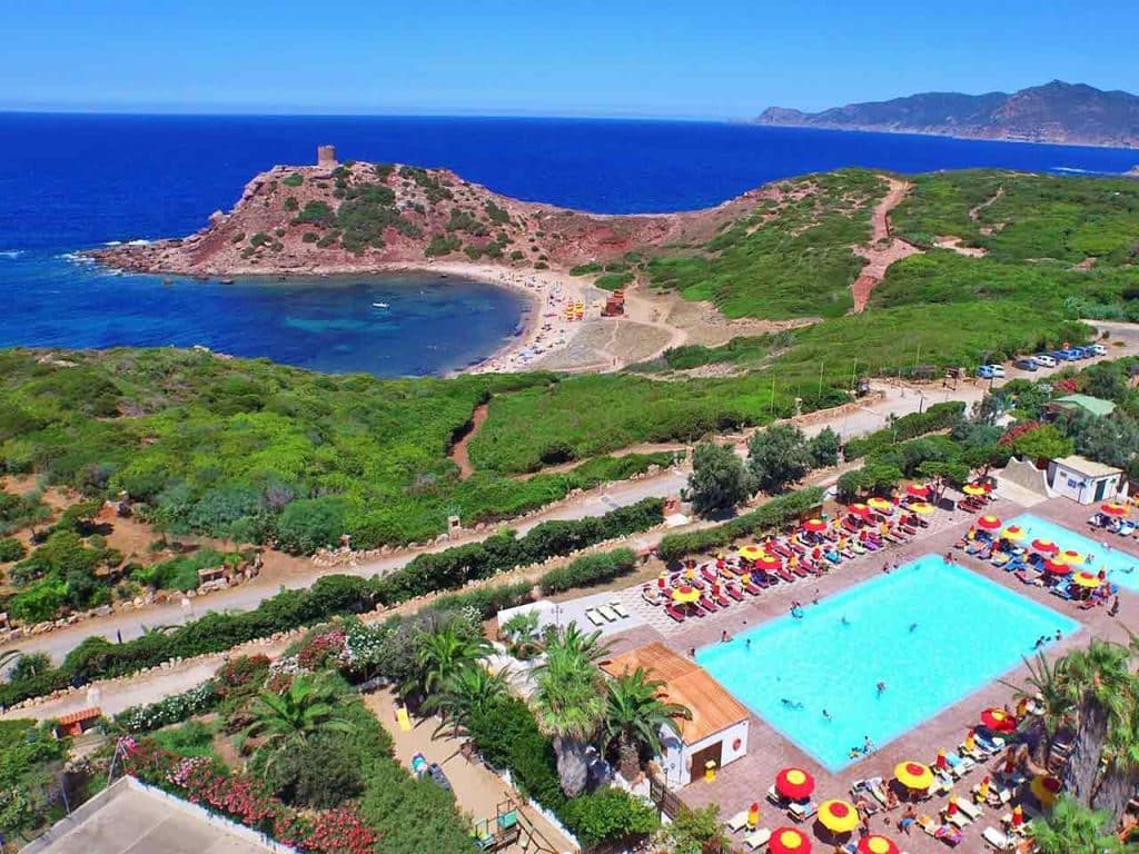 Il Camping Torre del Porticciolo, uno dei campeggi e aree sosta camper in Sardegna tra Alghero e Stintino suggeriti dal PLEINAIRCLUB.