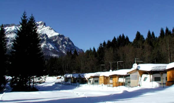 Campeggio sole neve
