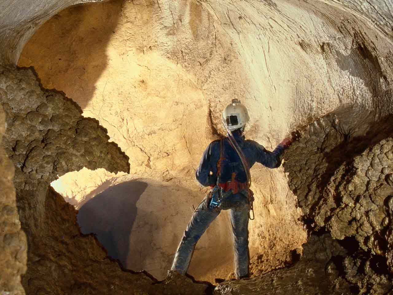 Grotte di Monte Cucco - In viaggio con Giuseppe verso Gubbio