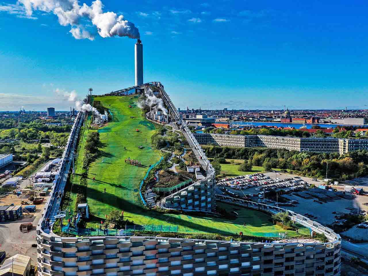 Luoghi strani e insoliti dove andare a sciare: CopenHill, Copenaghen, Danimarca