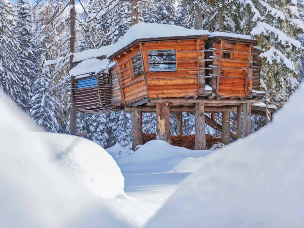 Le case sugli alberi del Caravan Sexten di Moso di Sesto (BZ), un'ottima soluzione per vivere il glamping sulla neve.