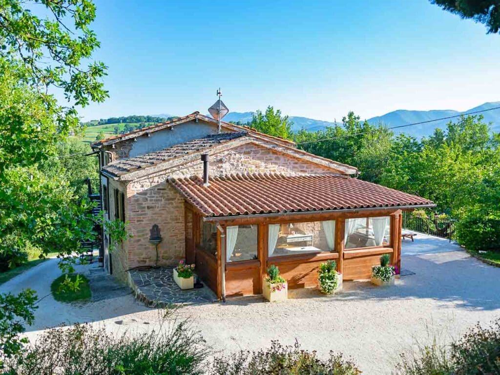 L'Azienda Agricola Biologica al Respiro nel Bosco, uno degli agriturismi nelle Marche da non perdere consigliati dal PLEINAIRCLUB.
