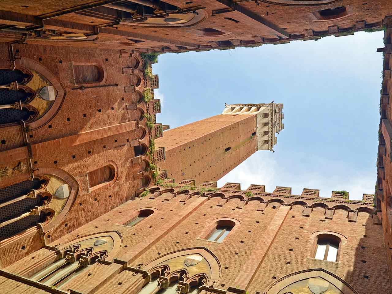 La Torre del Mangia a Siena - Viaggio in Camper a Siena e dintorni.
