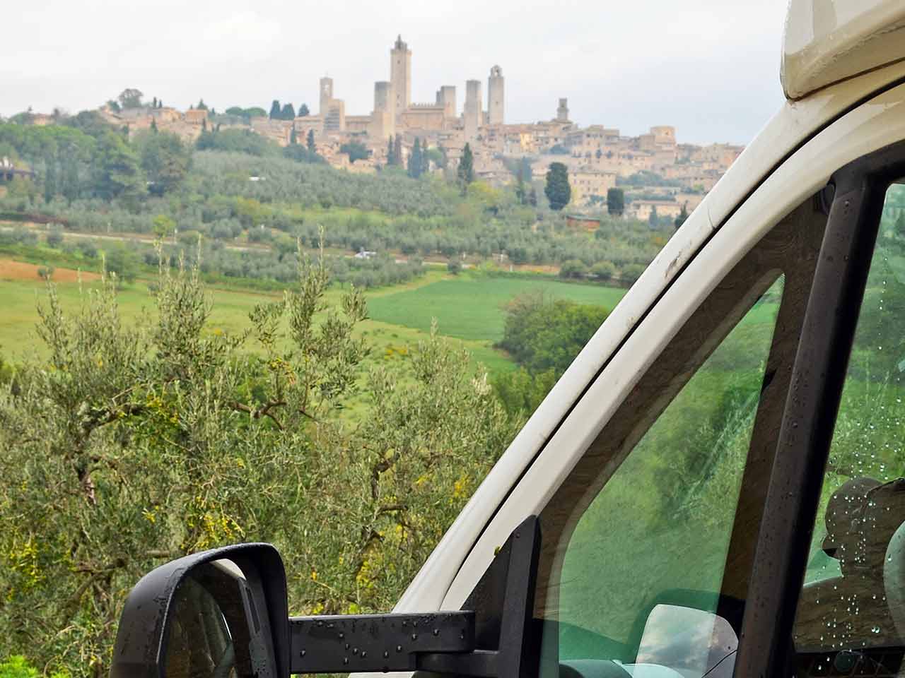 Il nostro arrivo in camper a San Gimignano - Viaggio in camper a Siena e dintorni.