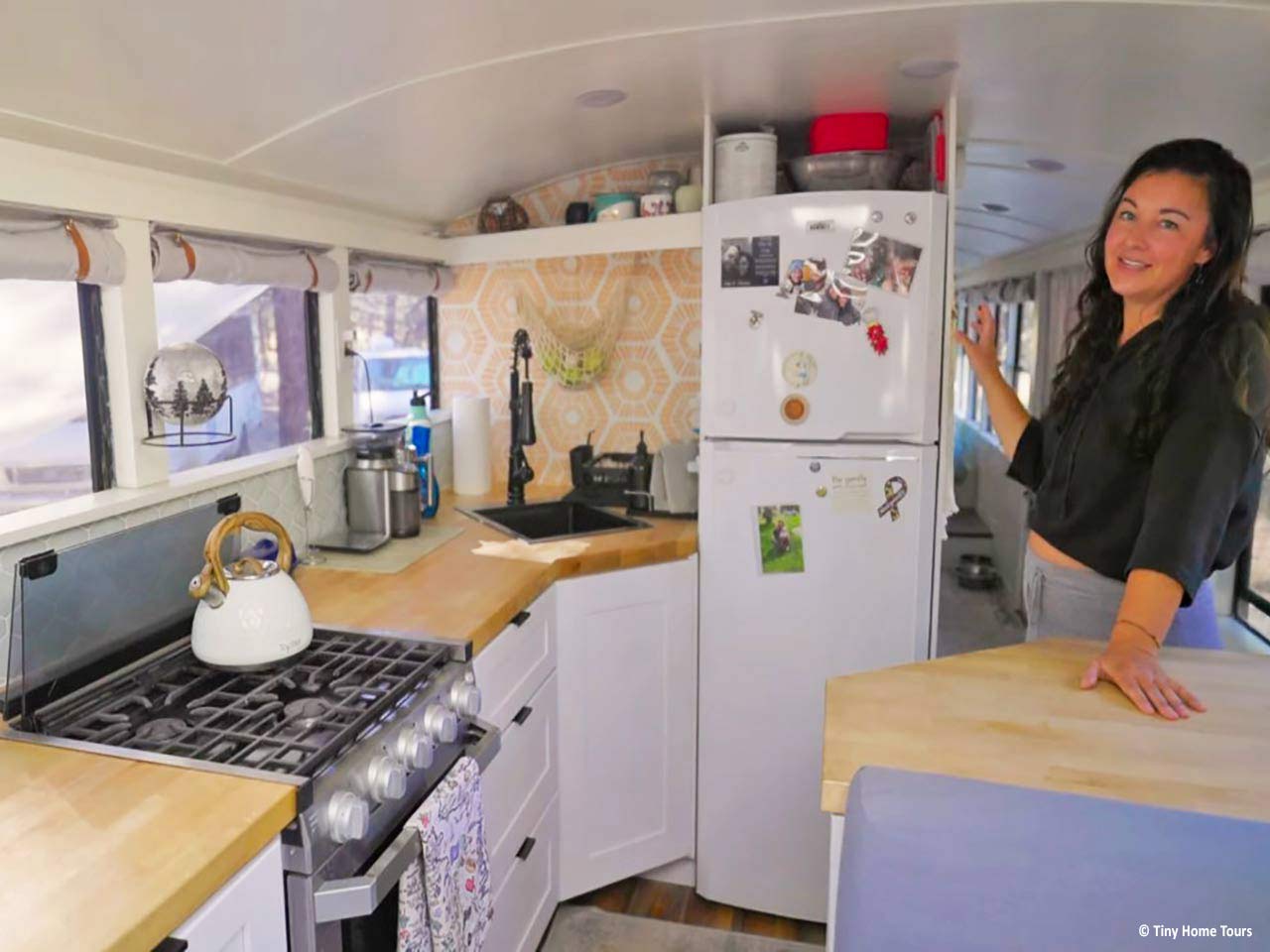 La cucina di Irwin, il camper scuolabus