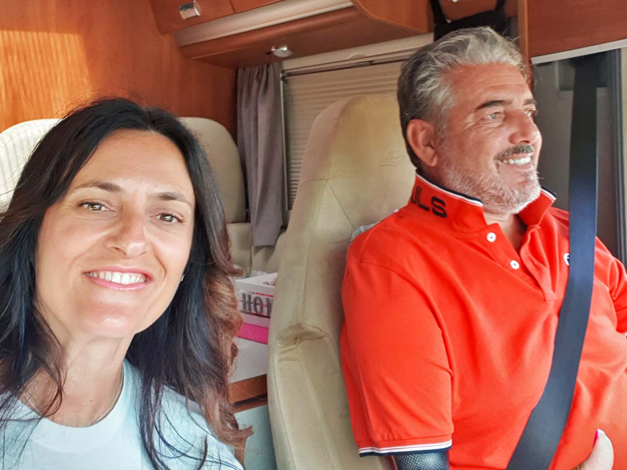 Rosanna e Luca su Rai1 per Camper in Viaggio: i protagonisti alla guida del camper
