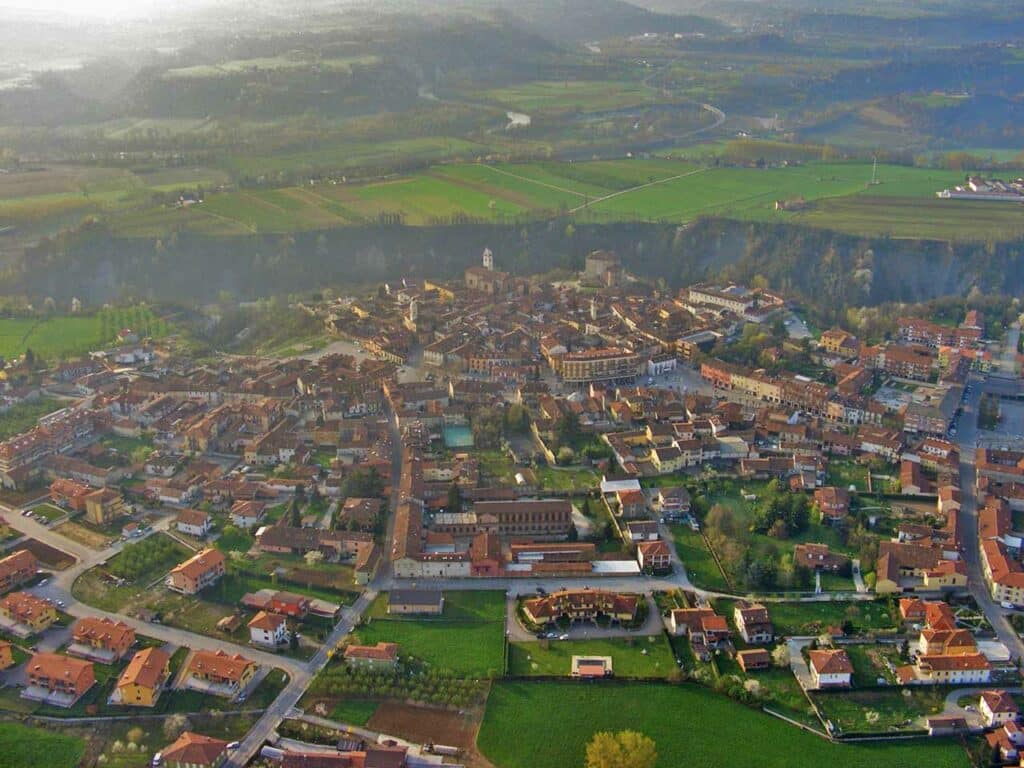 Vedutà aerea di Carrù.