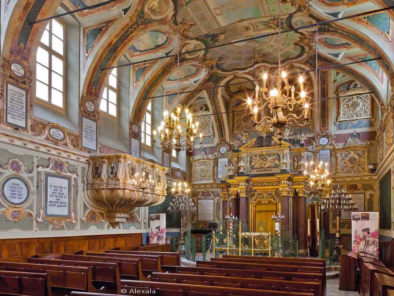 L'interno della sinagoga di Casale Monferrato - Weekend nel Monferrato in camper.