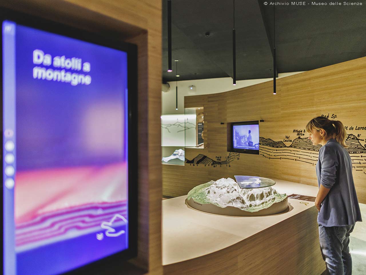 Il Museo Geologico delle Dolomiti a Predazzo, una delle sedi territoriali del MUSE di Trento che puoi visitare approfittando dello sconto offerto dalla tessera del PLEINAIRCLUB.
