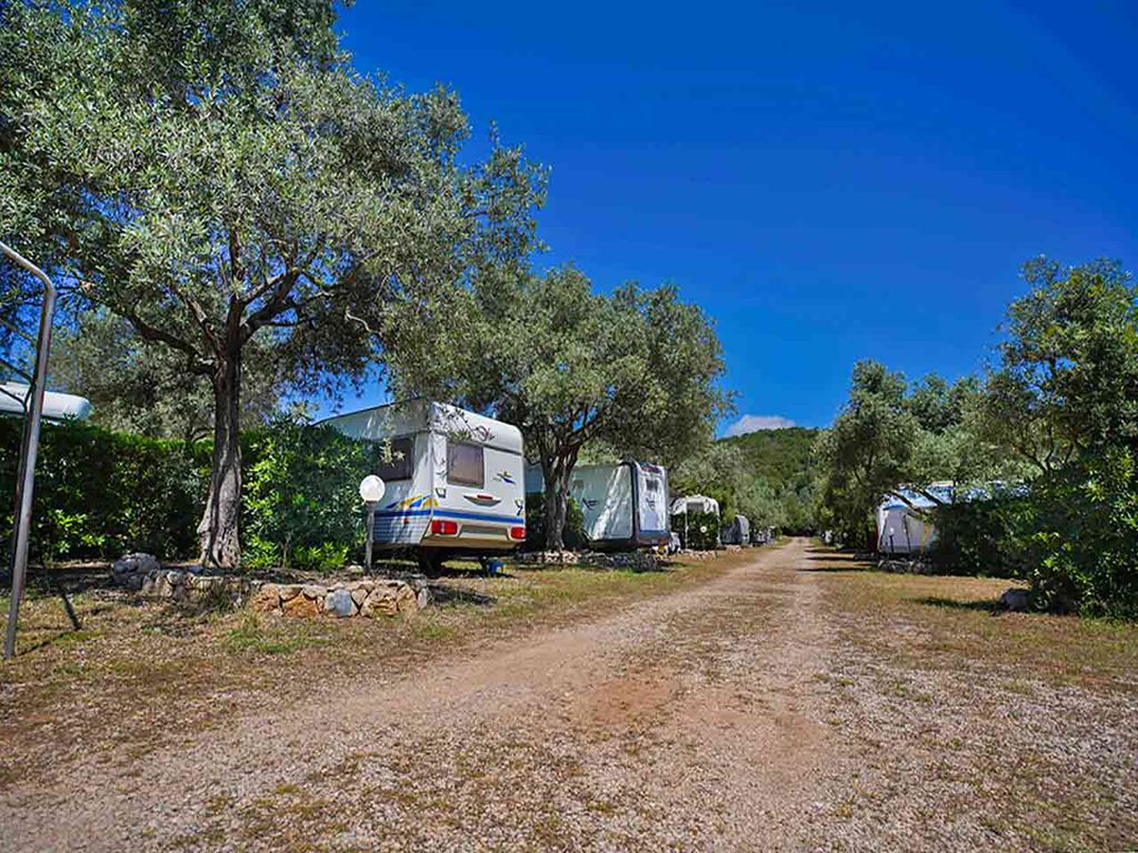 Il Paradise Park, una delle aree sosta camper e campeggi in Sardegna tra Alghero e Stintino.