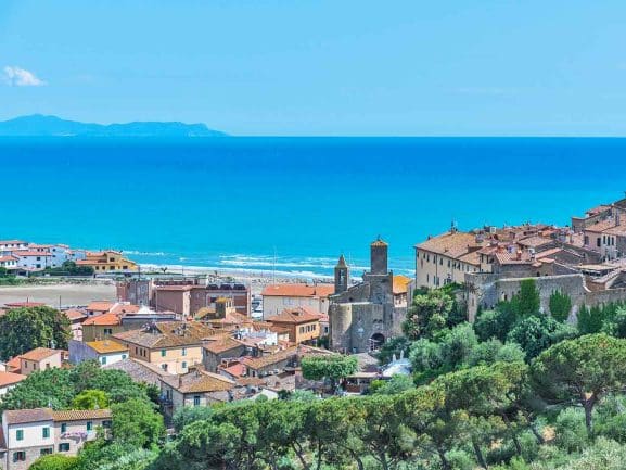Castiglione della Pescaia, una delle tappe del percorso in Toscana in camper sul mare della Maremma suggerito dal PLEINAIRCLUB.