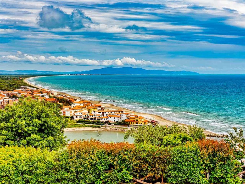 Toscana, la spiaggia di Castiglione della Pescaia.