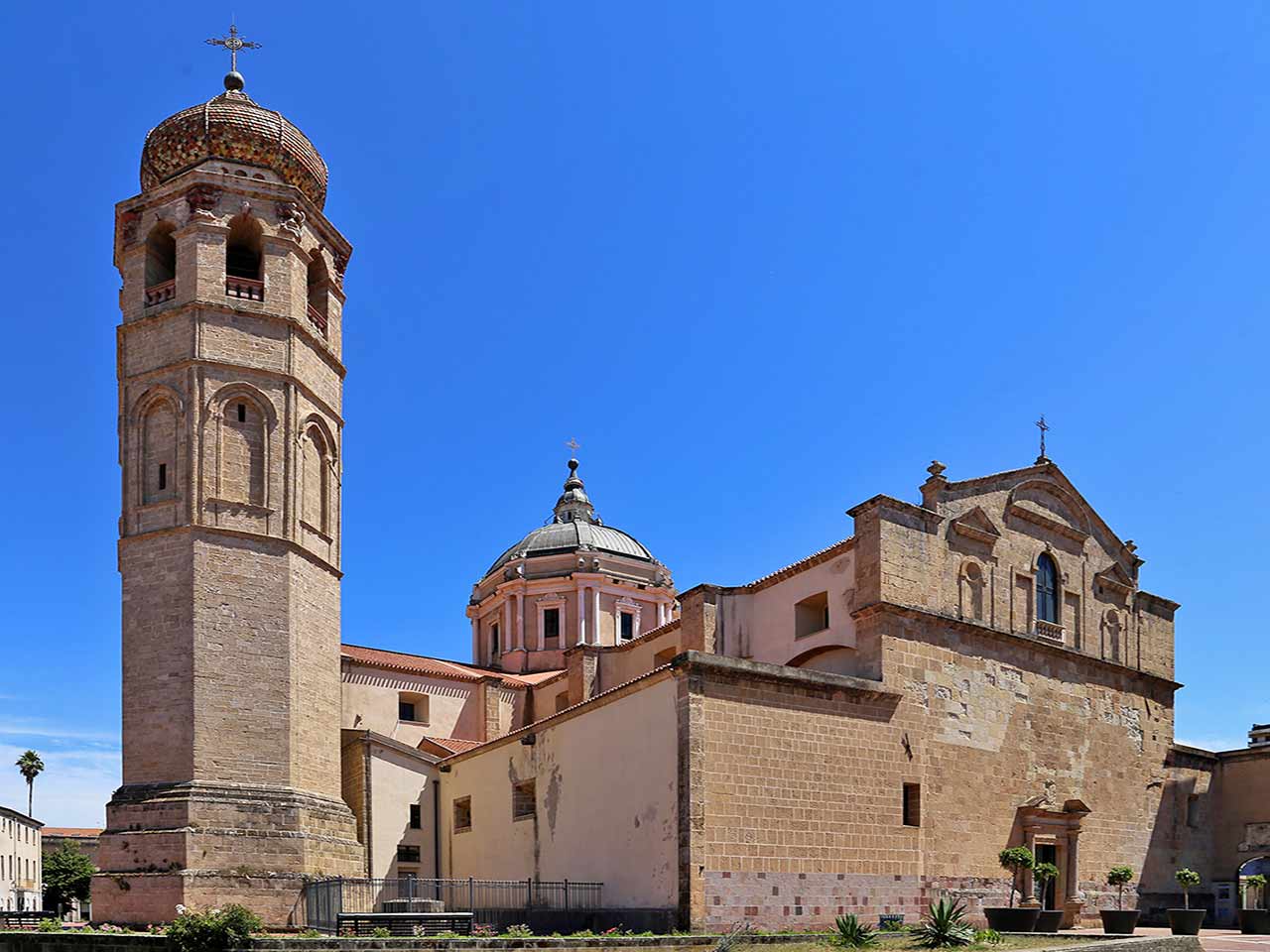 Sardegna in camper tra Oristano e il Sinis: la Cattedrale di Santa Maria Assunta
