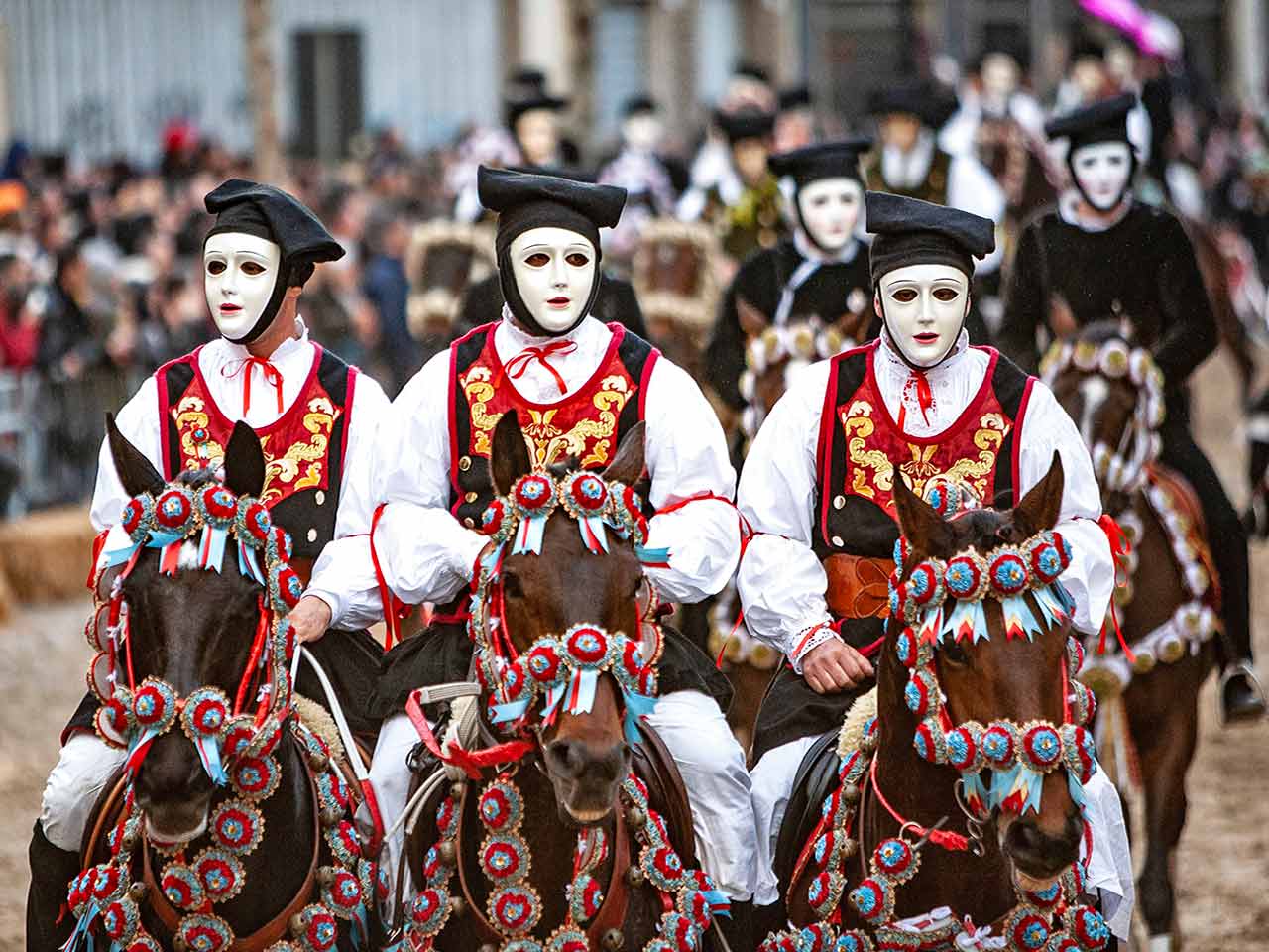 Sardegna in camper tra Oristano e il Sinis: la Sartiglia a Oristano