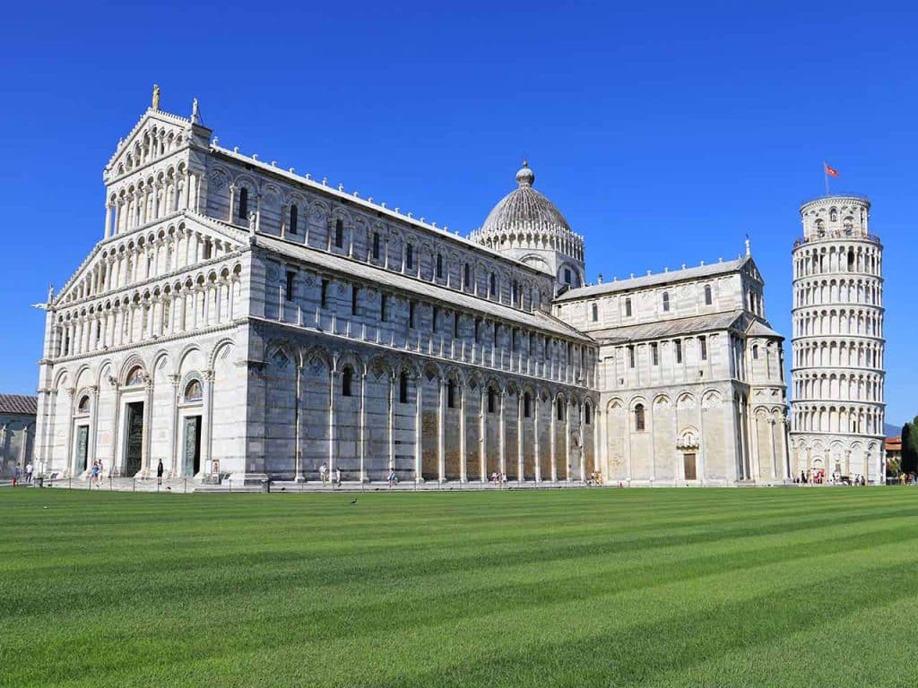 La Cattedrale e la Torre di Pisa, meta principale del viaggio in Toscana in camper a Pisa proposto dal PLEINAIRCLUB.