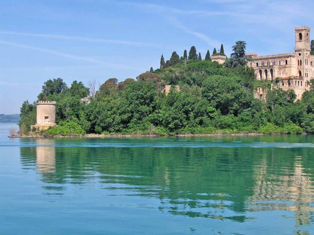 Panorama dell'Isola Maggiore sul Lago Trasimeno.