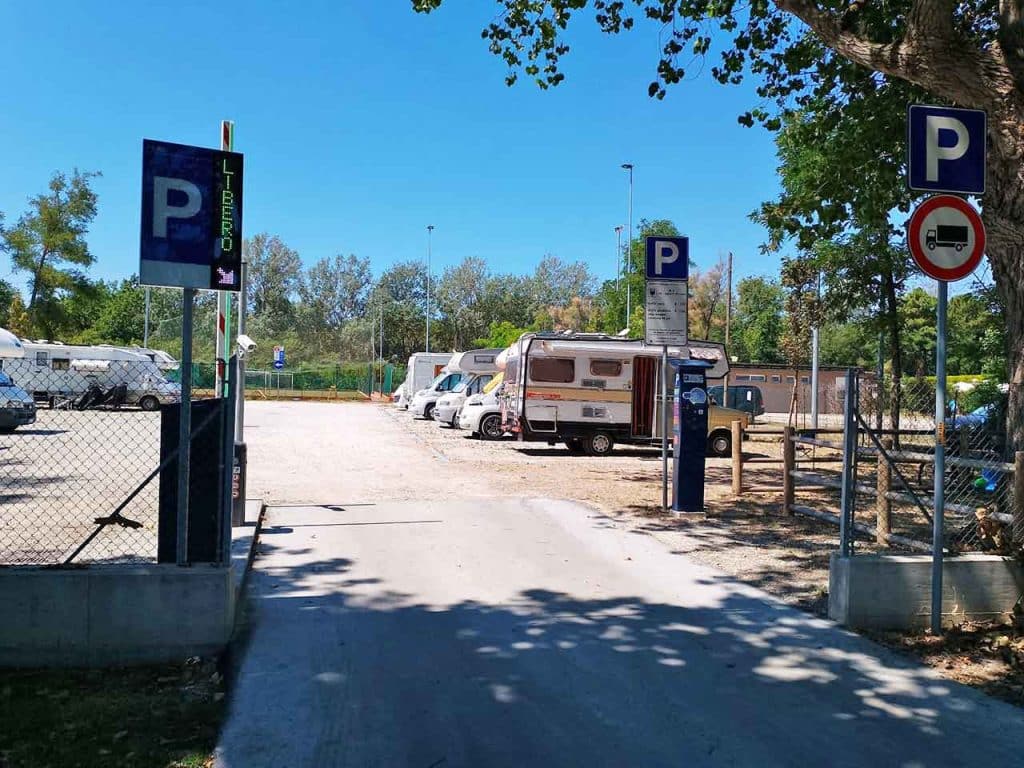 L'area sosta camper ATR a Cesenatico (FC), uno dei luoghi dove sostare in camper a Cesenatico suggeriti dal PLEINAIRCLUB.