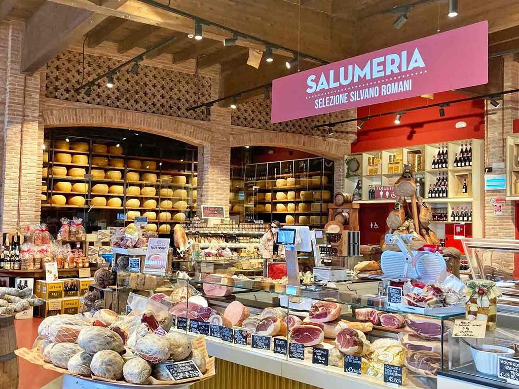 La RistoBottega Emiliana Km90 a Fidenza (PR), dove puoi ottenere gli sconti a Parma e dintorni offerti dalla tessera del PLEINAIRCLUB.
