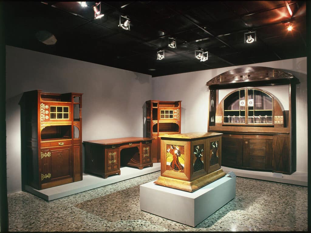 Una sala della Collezione Wolfsoniana a Genova Nervi.