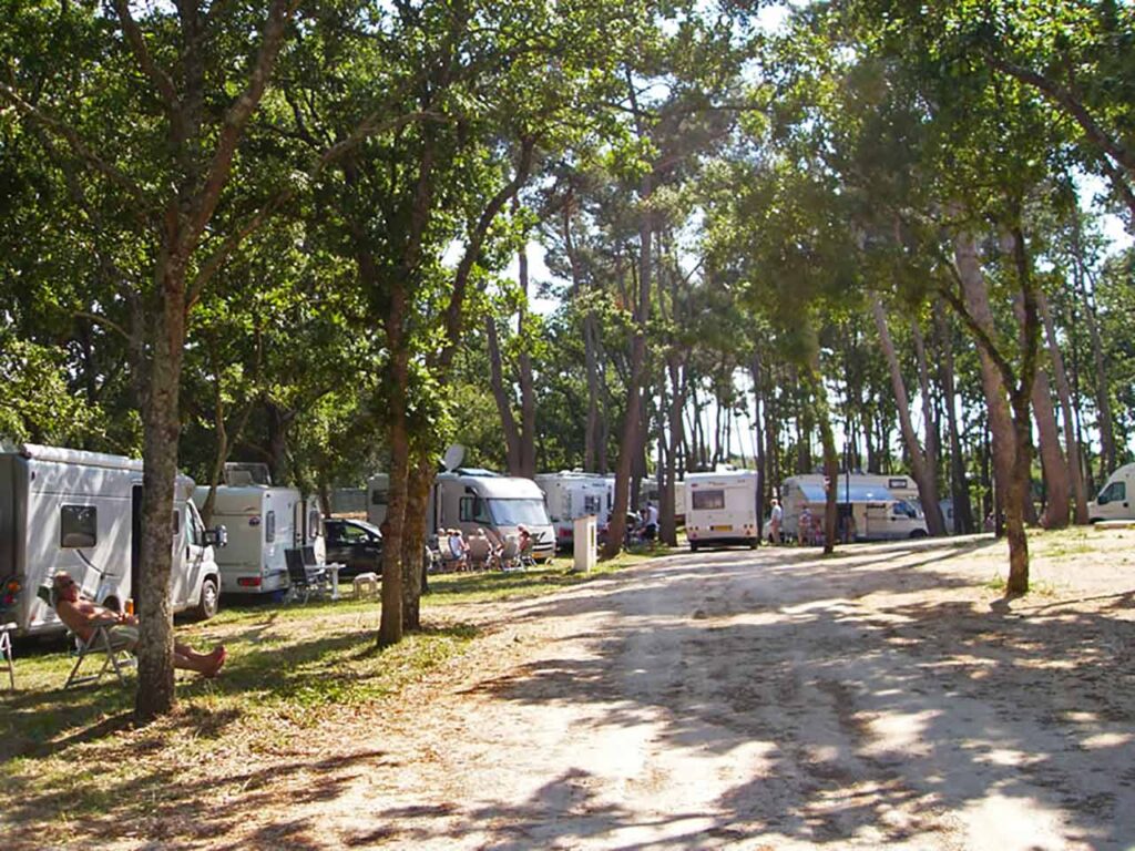 Le piazzole del Camping Bosco Selva ad Alberobello, uno dei campeggi in Puglia da non perdere secondo il PLEINAIRCLUB.