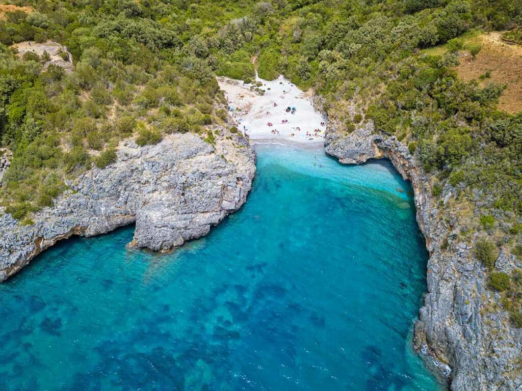 Veduta aerea di Cala Bianca a Marina di Camerota.