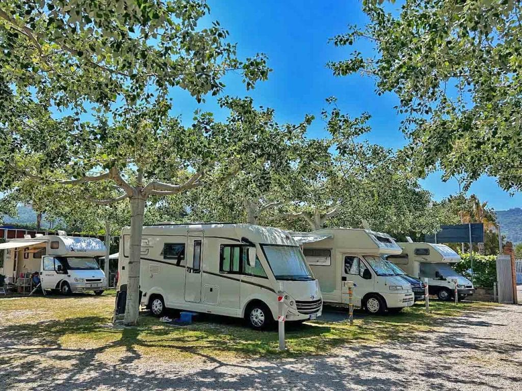 Campo dei Rocchi Sosta Camper a Lago di Castellabate (SA), una tra le migliori aree sosta camper in Campania nel Cilento suggerite dal PLEINAIRCLUB.