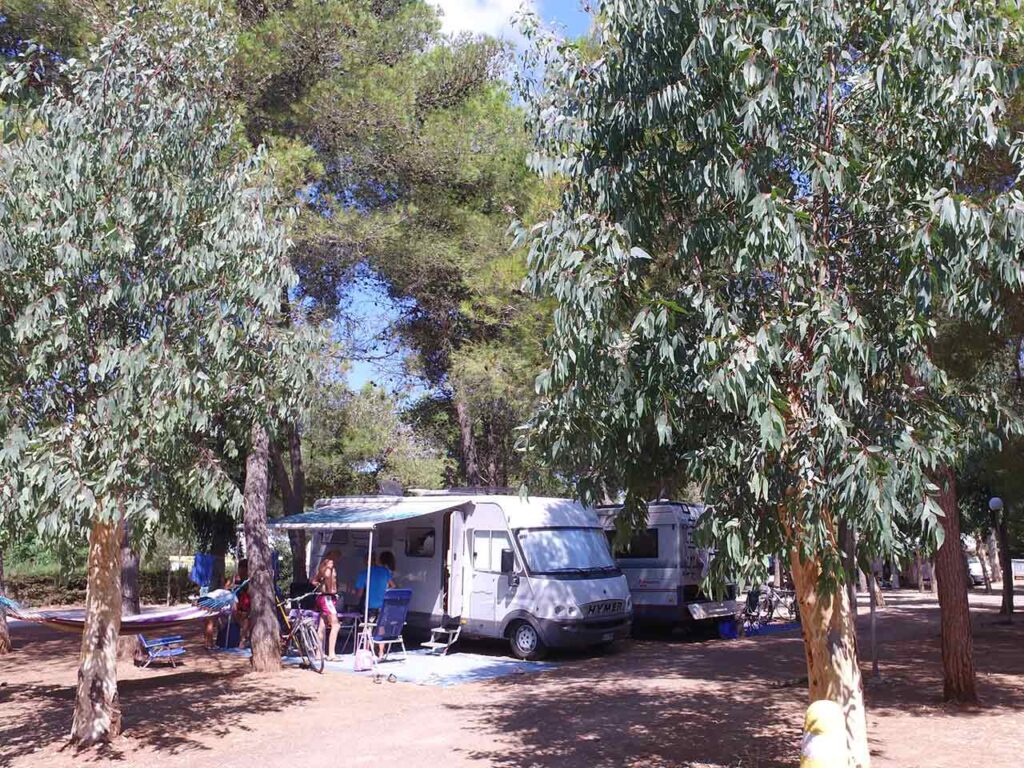 Le piazzole del Camping Santa Maria di Leuca a Gagliano del Capo, uno dei campeggi in Puglia da non perdere secondo il PLEINAIRCLUB.