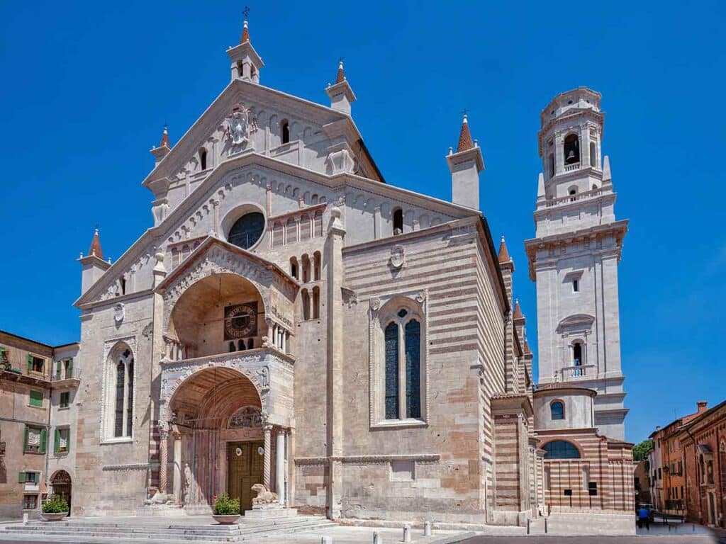 La cattedrale di Santa Maria Matricolare.