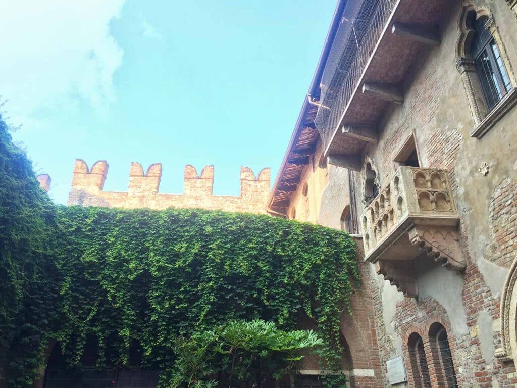 La Casa di Giulietta, una delle cose da vedere assolutamente durante un viaggio in camper a Verona.