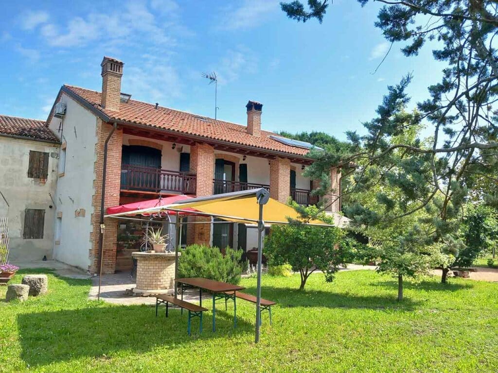 Gli sconti nelle cantine per il vino: Enoturismo Dofinè a Due Carrare (PD).