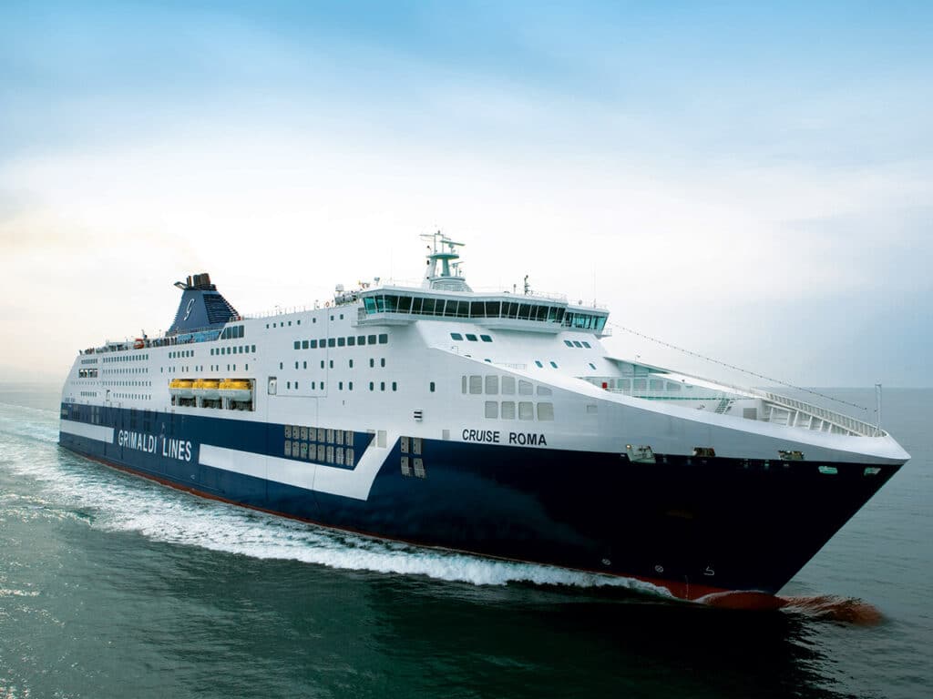 Il Cruise Roma, uno dei traghetti sul quale puoi navigare approfittando delle offerte Grimaldi Lines cumulabili con lo sconto PLEINAIRCLUB.