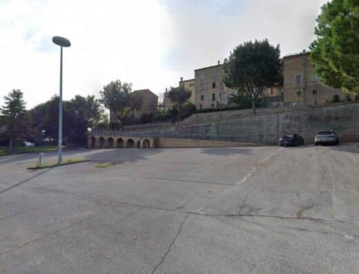 PARCHEGGIO MONTECOSARO