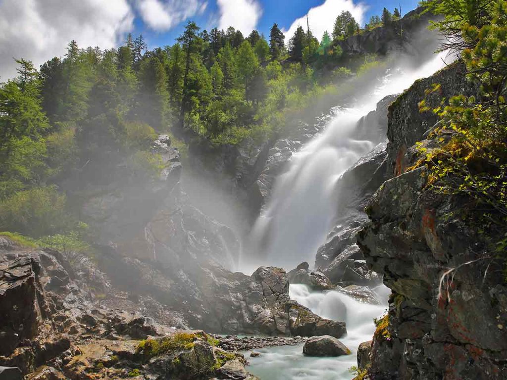 Le Cascate del Rutor in Valle d'Aosta.