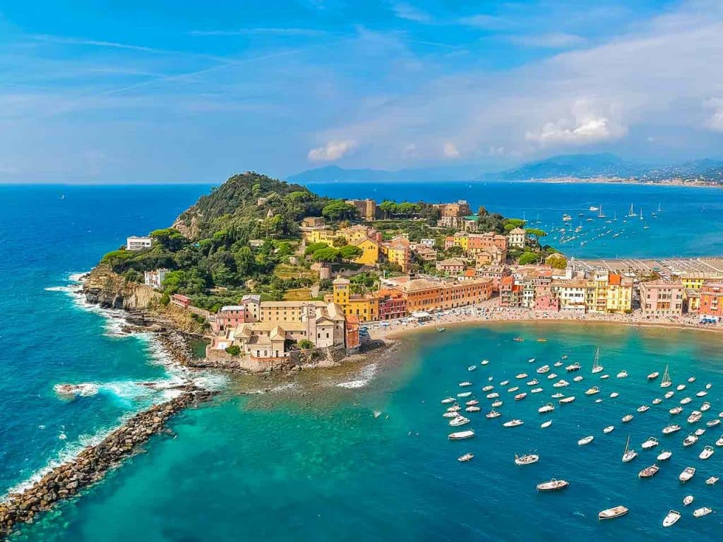 Veduta aerea del centro storico di Sestri Levante (GE), uno dei luoghi da visitare in camper a gennaio consigliati dal PLEINAIRCLUB.