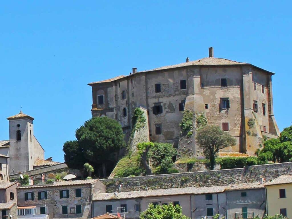 Weekend in camper al Lago di Bolsena: la Rocca Farnese a Capodimonte.