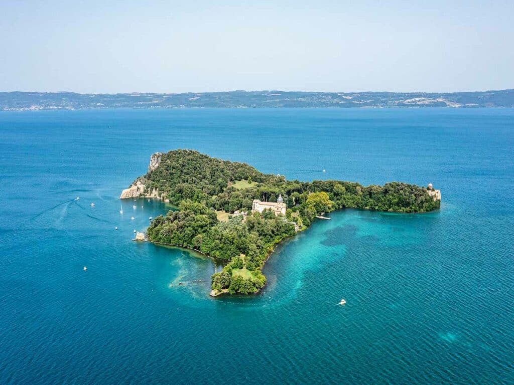 L'isola Bisentina sul Lago di Bolsena.