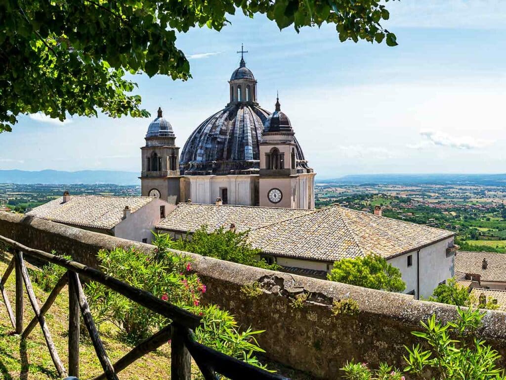 La cupola della cattedrale di Santa Margherita a Montefiascone.